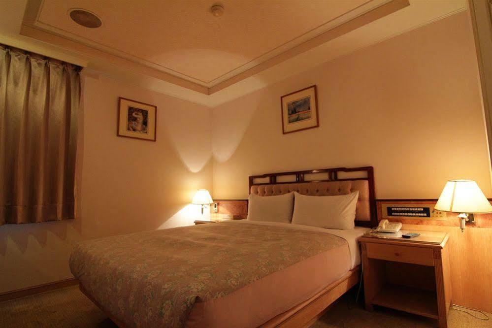 Hara Zuru Hotel Таоюань Екстер'єр фото